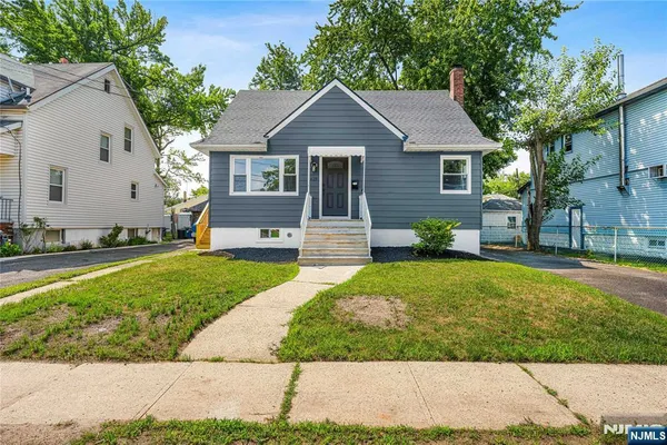 $499,900 | 429 Wheatsheaf Road, Roselle, NJ 07203