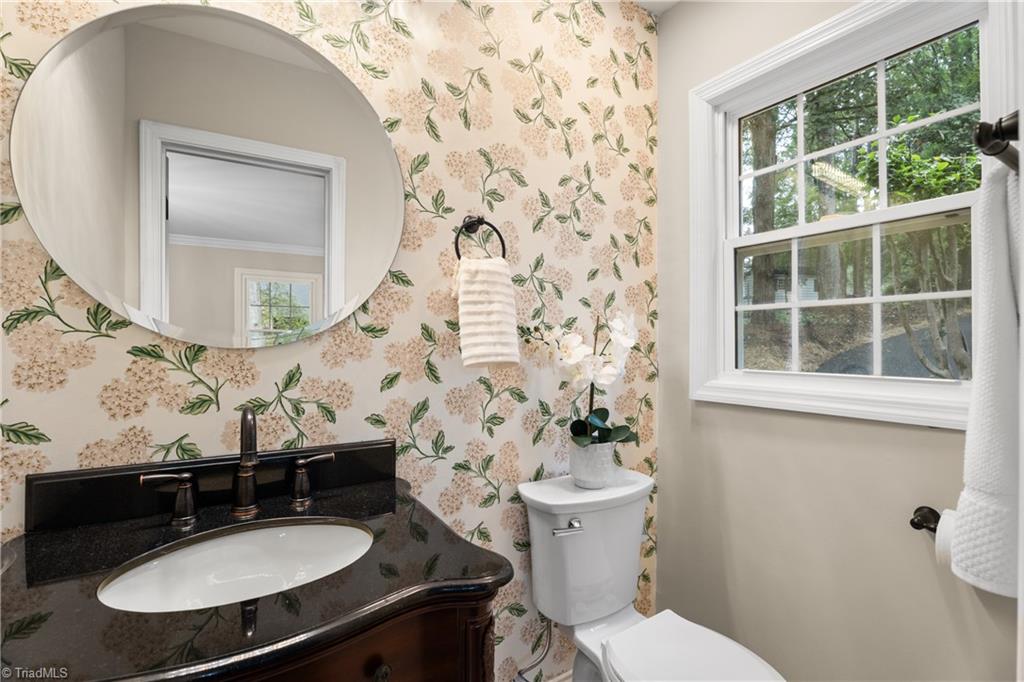 1365 Reynolda Road Winston-Salem, NC 27104 - Photo 13 of 38