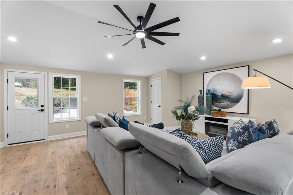 1365 Reynolda Road Winston-Salem, NC 27104 - Photo 9 of 38