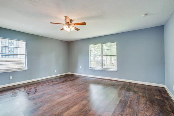 $2,095 | 419 East 42nd Street, Houston, TX 77022