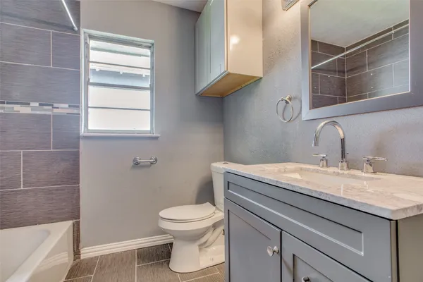 $2,095 | 419 East 42nd Street, Houston, TX 77022