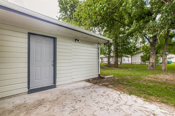 $2,095 | 419 East 42nd Street, Houston, TX 77022