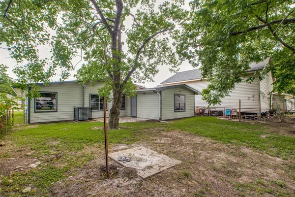 $2,095 | 419 East 42nd Street, Houston, TX 77022