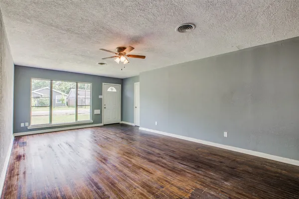 $2,095 | 419 East 42nd Street, Houston, TX 77022