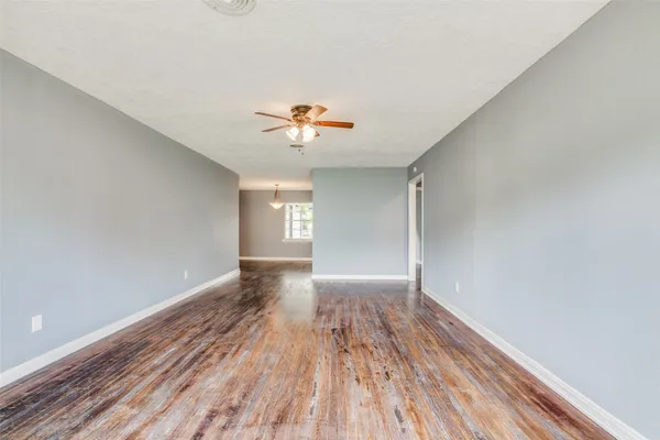 $2,095 | 419 East 42nd Street, Houston, TX 77022