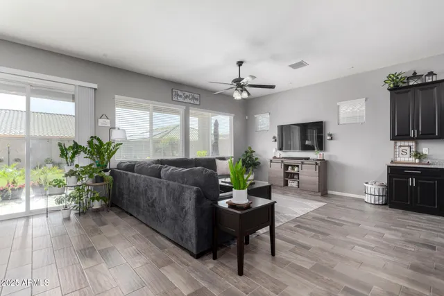 $2,500 | 16561 West Cielo Grande Avenue, Surprise, AZ 85387