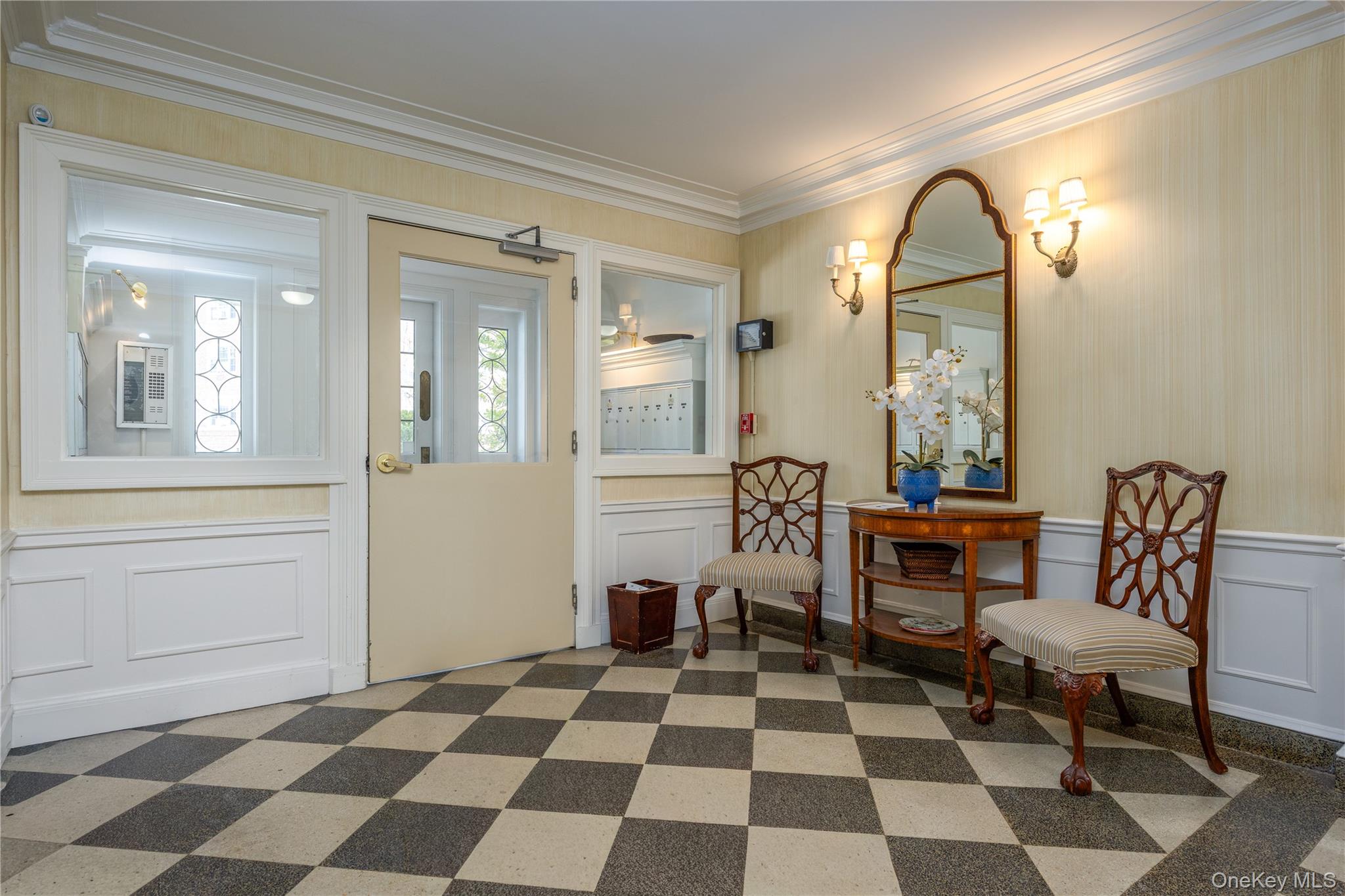 5 Midland Gardens, Unit 2K Bronxville, NY 10708 - Photo 3 of 15