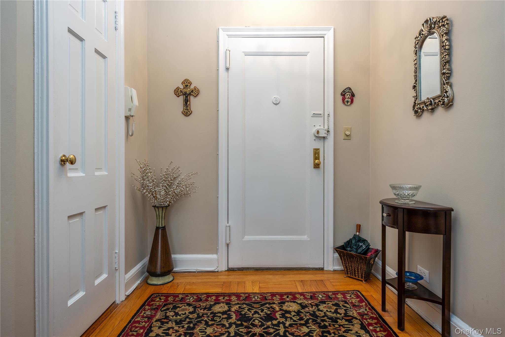 5 Midland Gardens, Unit 2K Bronxville, NY 10708 - Photo 4 of 15 Roomy closet