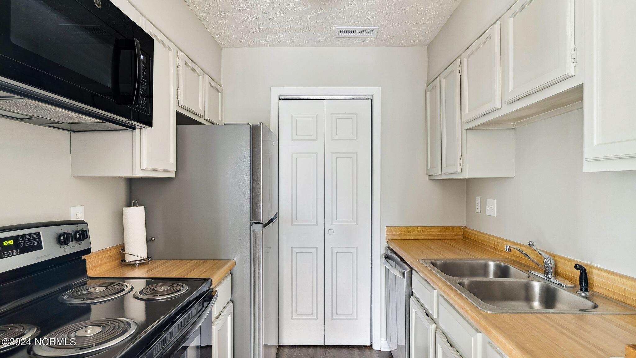 925 Morganton Road, Unit 4D Pinehurst, NC 28374 - Photo 13 of 25 11_DSC01650 copy