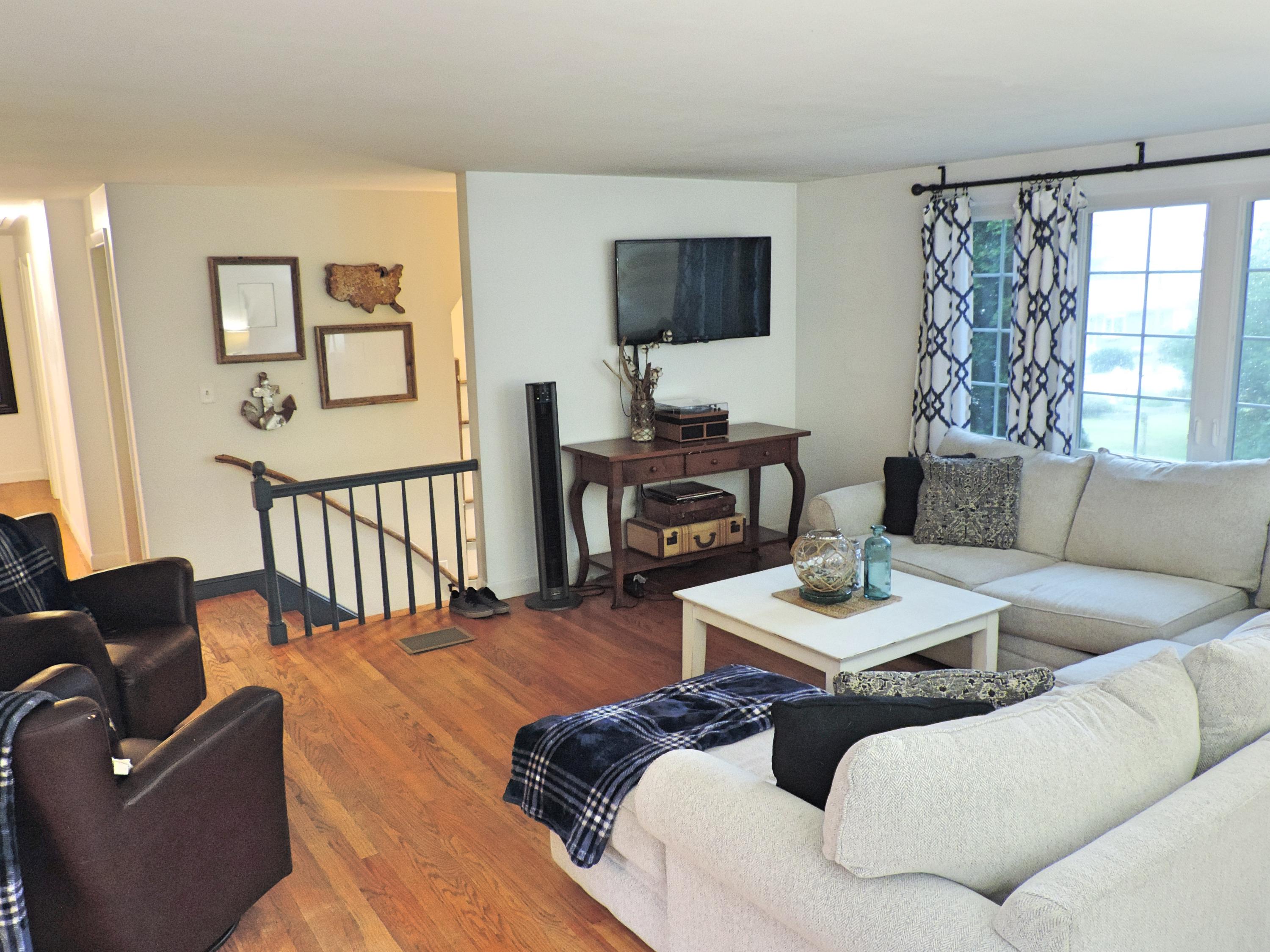 16 Ridge Road Cape Elizabeth, ME 04107 - Photo 11 of 42 living room