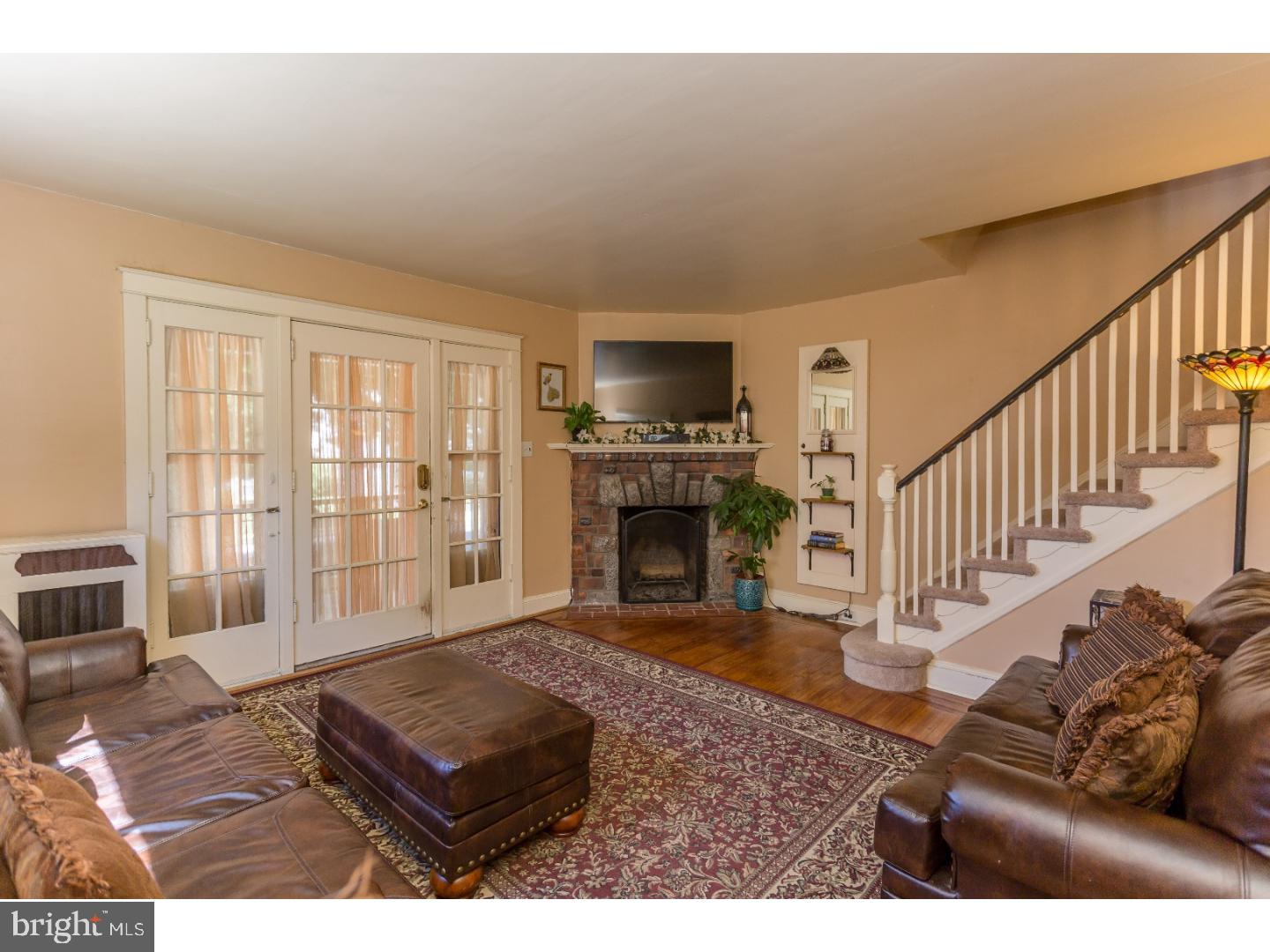 245 Parham Road Springfield, PA 19064 - Photo 12 of 25 Living Room