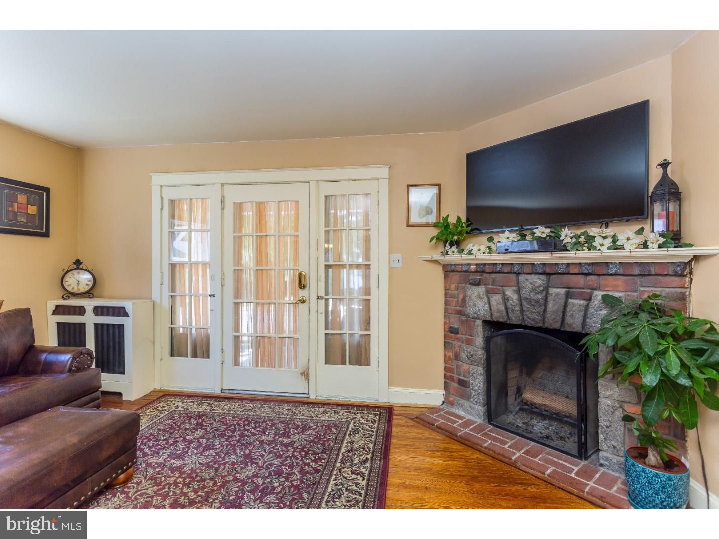 245 Parham Road Springfield, PA 19064 - Photo 13 of 25 Living Room