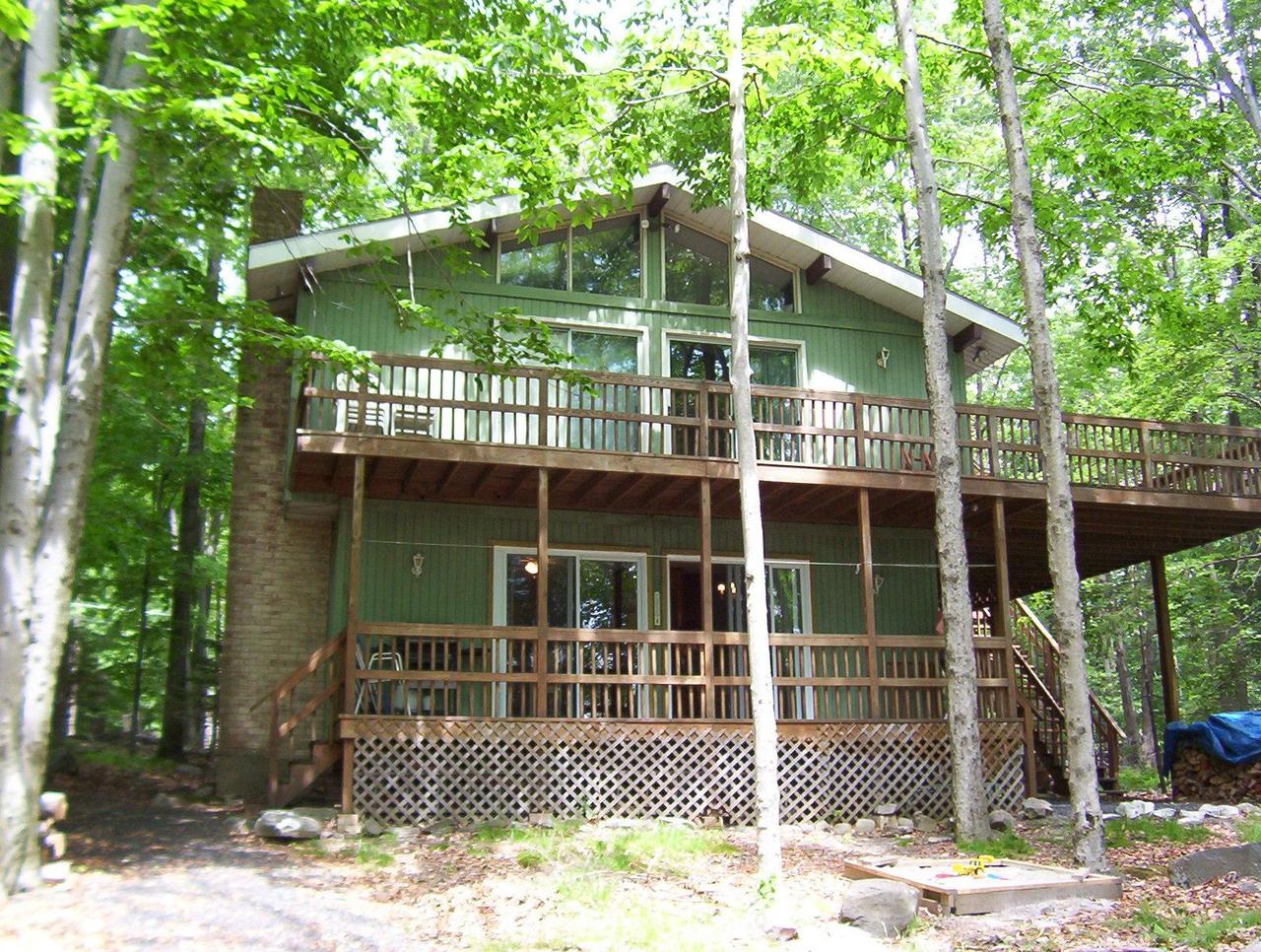901 Selig Road Pocono Lake, PA 18347 - Photo 7 of 8 Back View