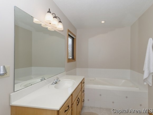 17 Spring Street Riverton, IL 62561 - Photo 16 of 24 Gallery Image 16
