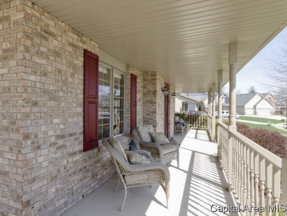 17 Spring Street Riverton, IL 62561 - Photo 2 of 24 Gallery Image 2