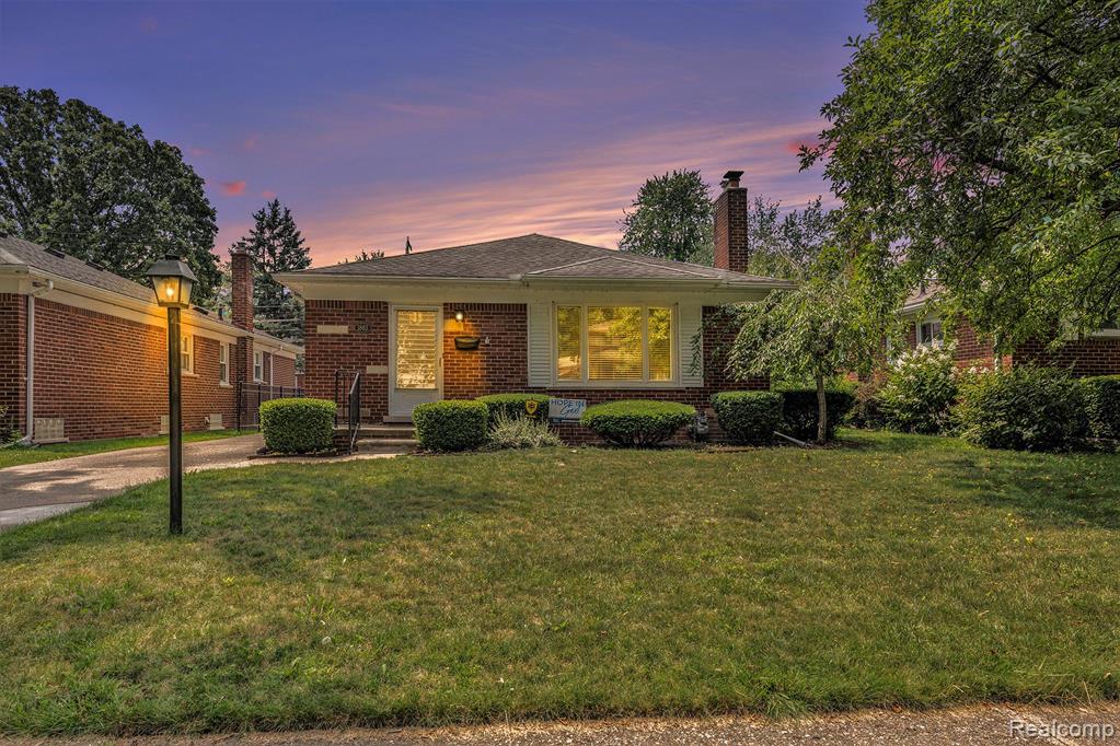 1863 Prestwick Road Grosse Pointe, MI 48236 - Photo 26 of 29