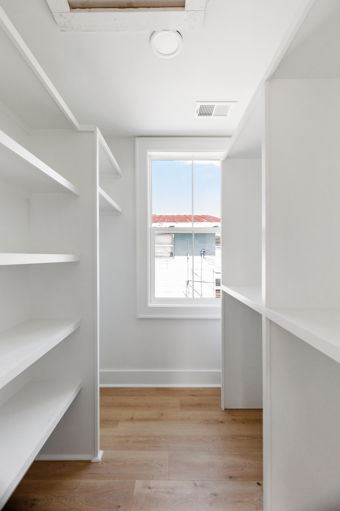 48 Simons Street Charleston, SC 29403 - Photo 25 of 30 48SimonsSt-KeenEyeMarketing-23