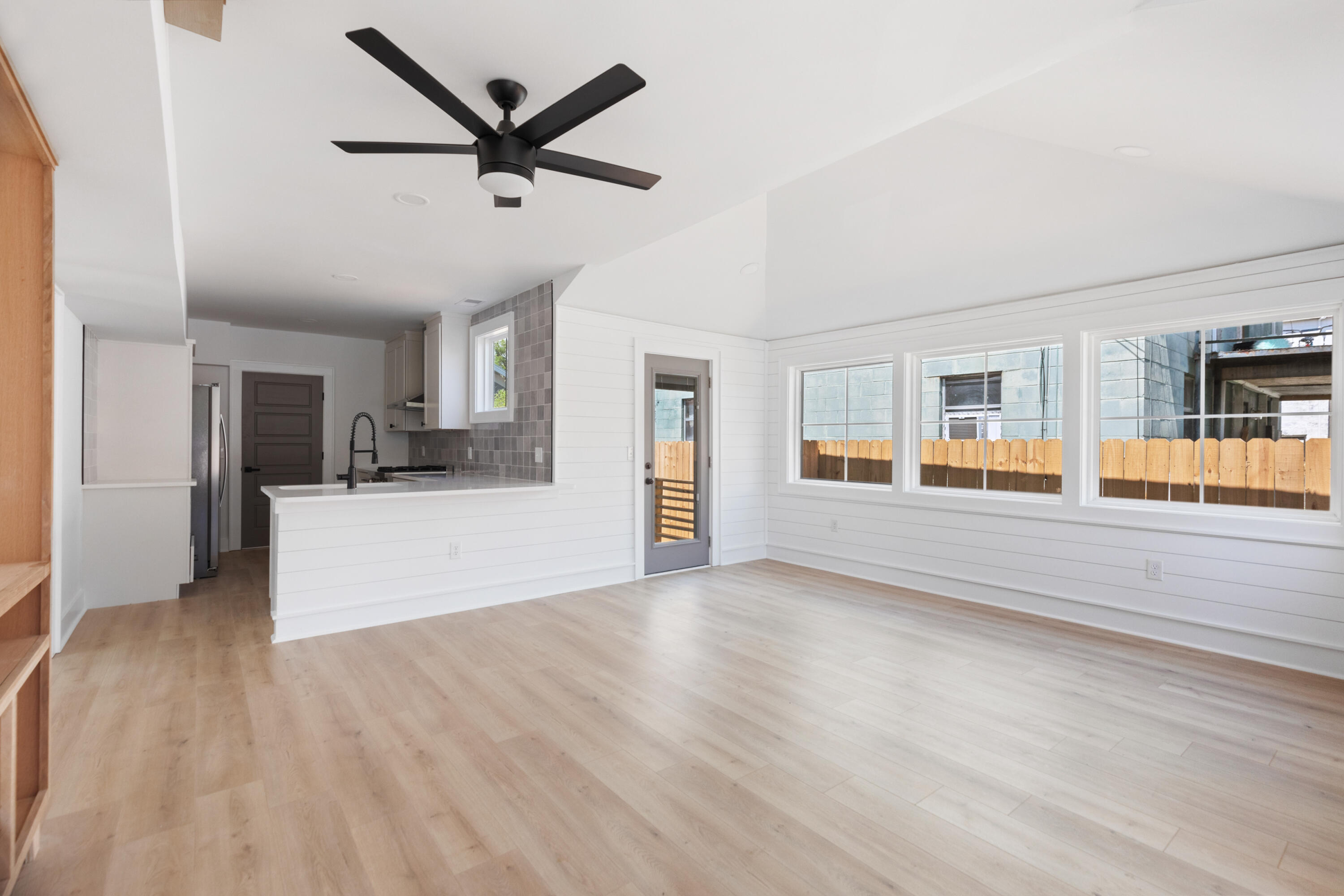 48 Simons Street Charleston, SC 29403 - Photo 3 of 30 48SimonsSt-KeenEyeMarketing-01
