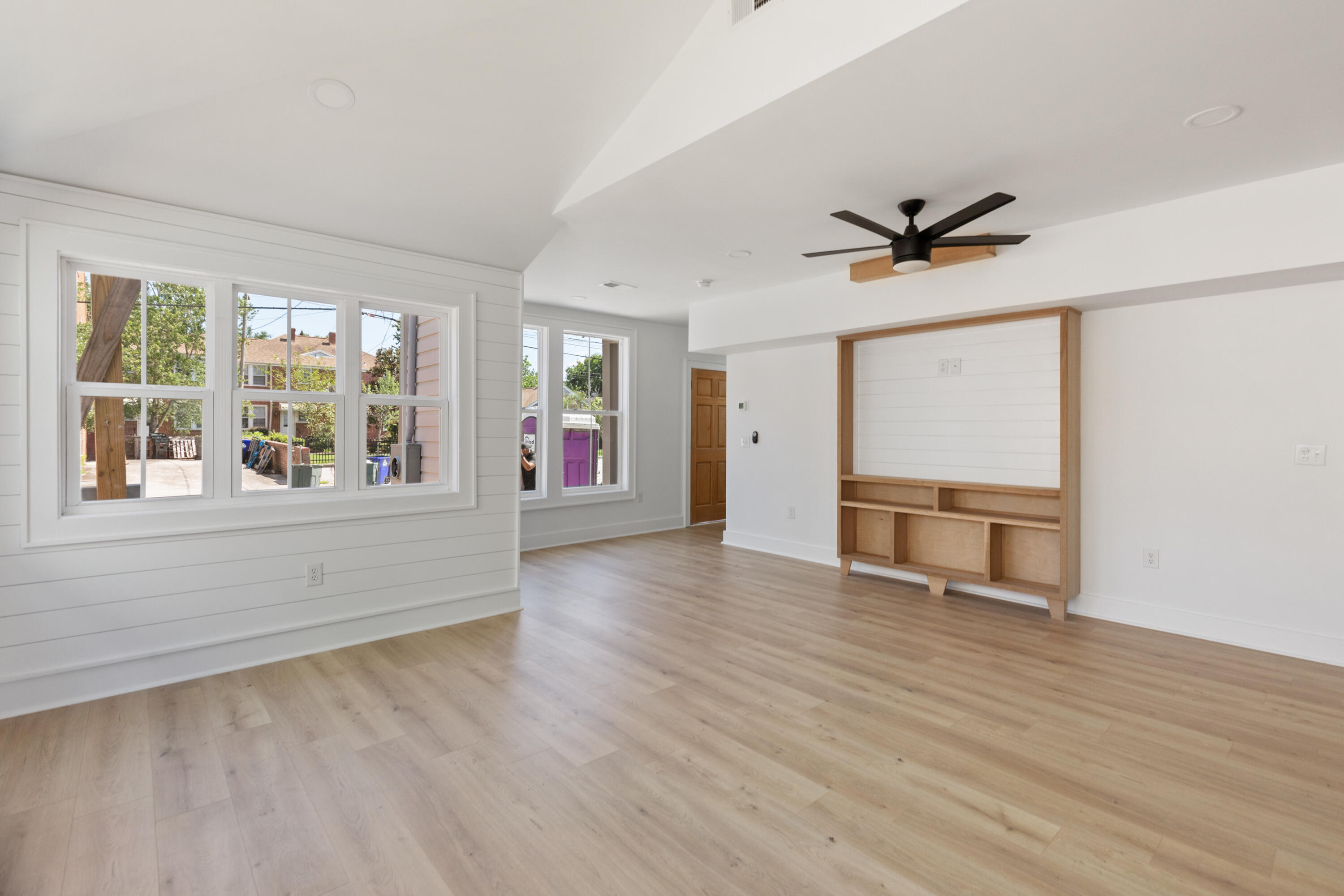 48 Simons Street Charleston, SC 29403 - Photo 7 of 30 48SimonsSt-KeenEyeMarketing-05
