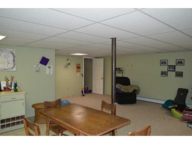 154 Coles Corner Road Winterport, ME 04496 - Photo 33 of 34 Family Room.