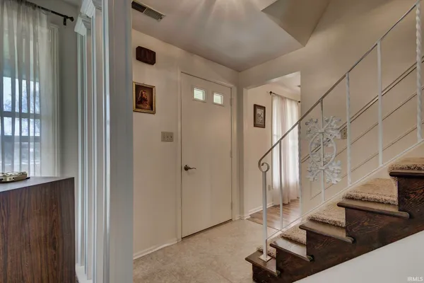 $285,000 | 11802 Northwest Smuts Drive, Roanoke, IN 46783