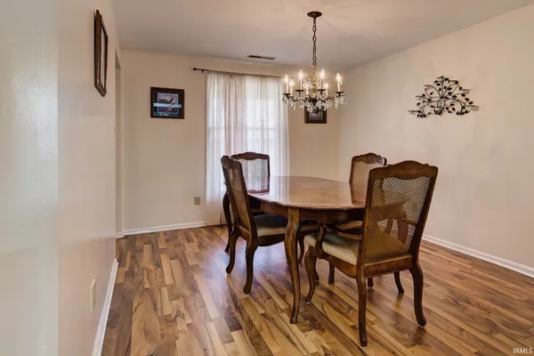 $285,000 | 11802 Northwest Smuts Drive, Roanoke, IN 46783