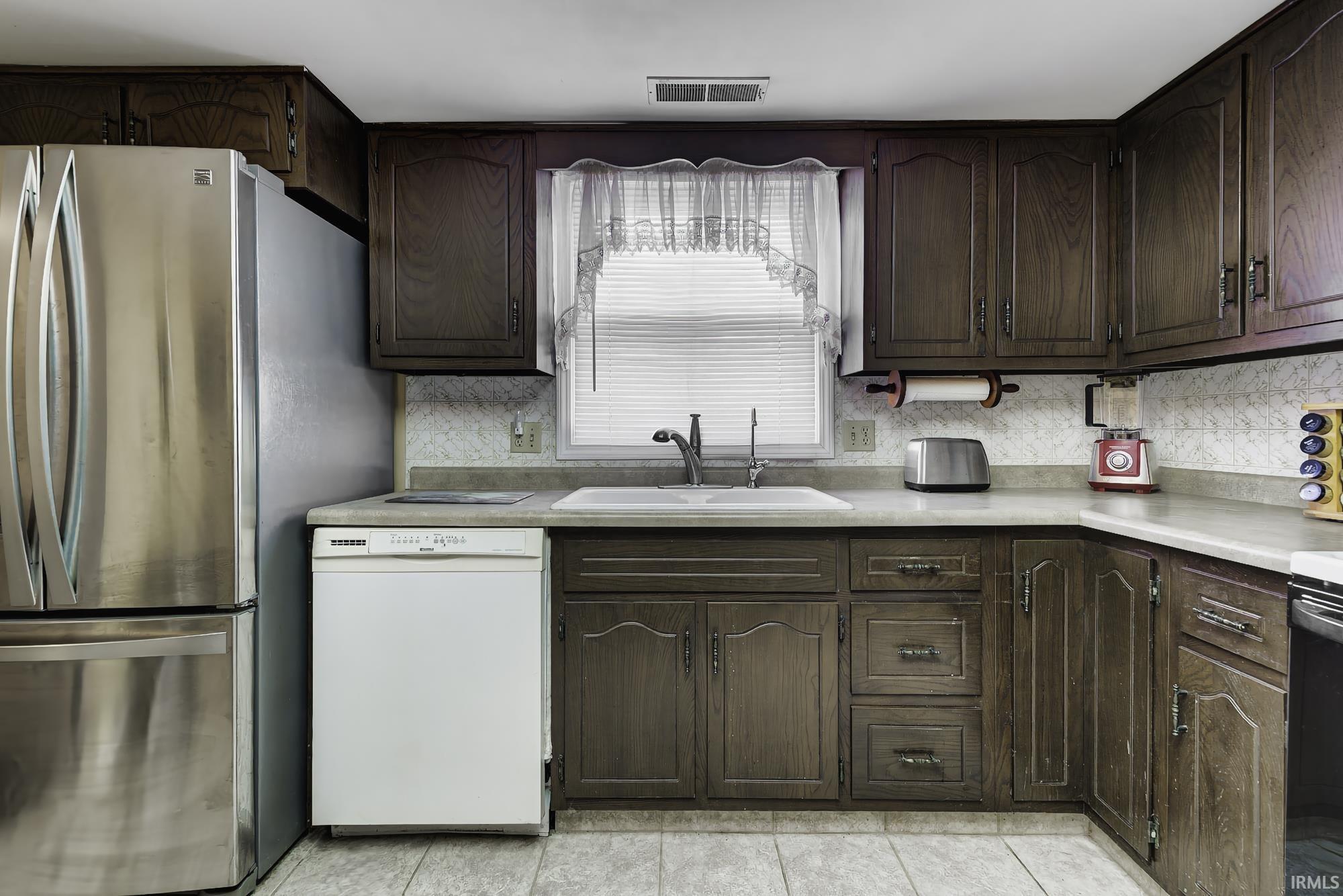 11802 Northwest Smuts Drive Roanoke, IN 46783 - Photo 17 of 36