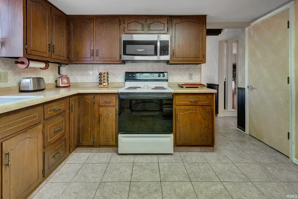 $285,000 | 11802 Northwest Smuts Drive, Roanoke, IN 46783