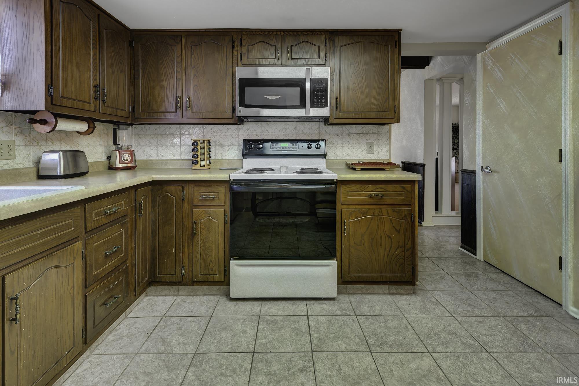 11802 Northwest Smuts Drive Roanoke, IN 46783 - Photo 18 of 36