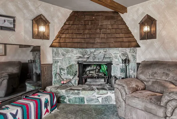 $285,000 | 11802 Northwest Smuts Drive, Roanoke, IN 46783