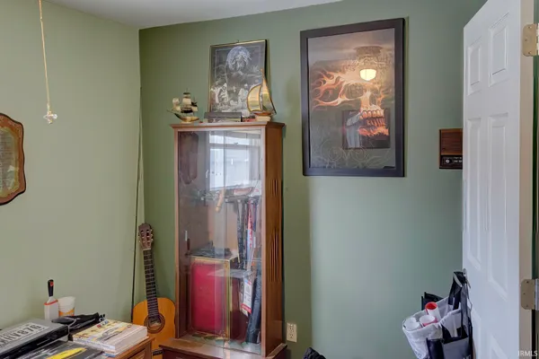 $285,000 | 11802 Northwest Smuts Drive, Roanoke, IN 46783