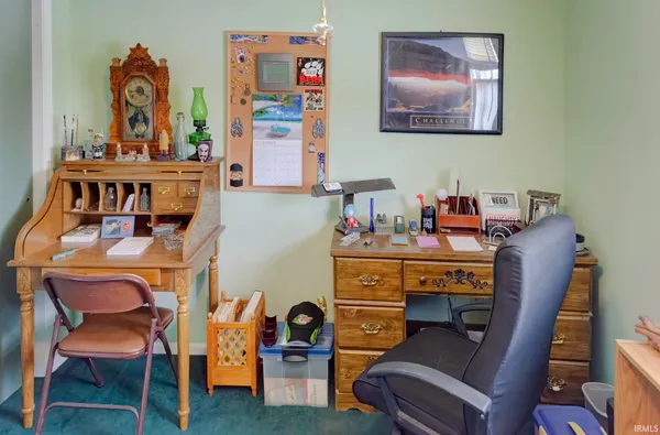 $285,000 | 11802 Northwest Smuts Drive, Roanoke, IN 46783