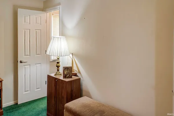 $285,000 | 11802 Northwest Smuts Drive, Roanoke, IN 46783