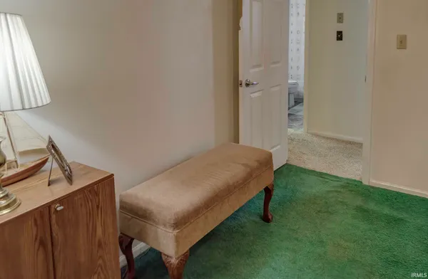 $285,000 | 11802 Northwest Smuts Drive, Roanoke, IN 46783