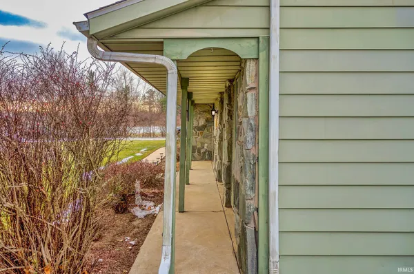 $285,000 | 11802 Northwest Smuts Drive, Roanoke, IN 46783