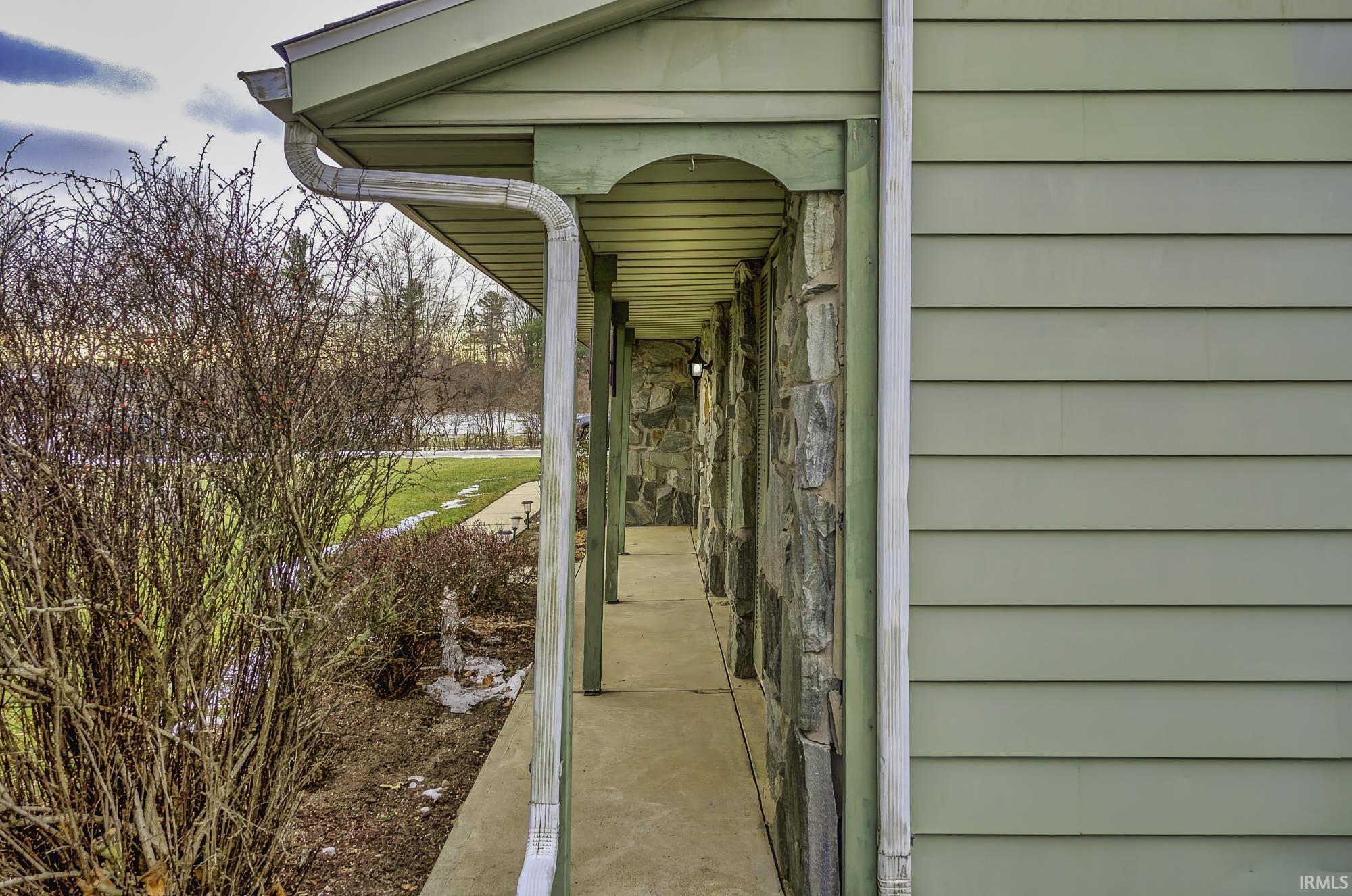 11802 Northwest Smuts Drive Roanoke, IN 46783 - Photo 7 of 36