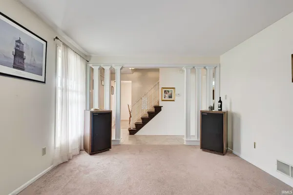 $285,000 | 11802 Northwest Smuts Drive, Roanoke, IN 46783