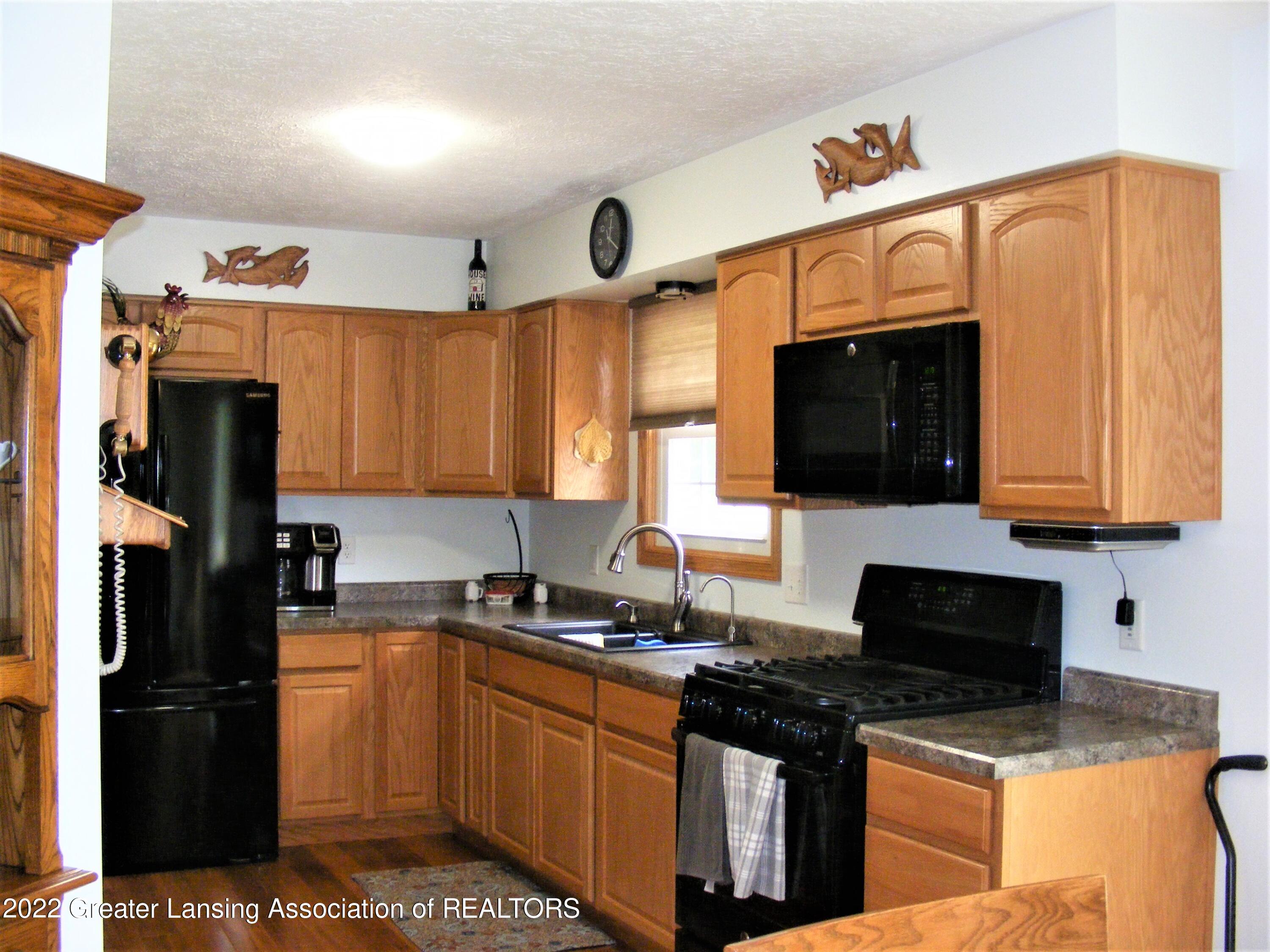 2183 Arch Road Eaton Rapids, MI 48827 - Photo 5 of 34 kitchen all appliances