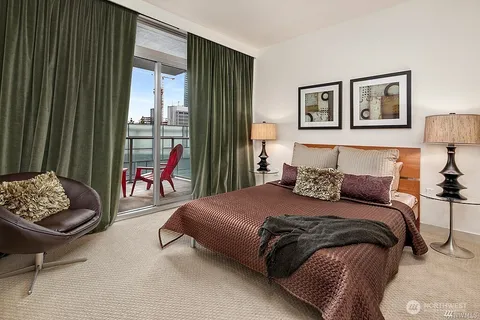 $780,000 | 10650 Northeast 9th Place, Unit 821, Bellevue, WA 98004