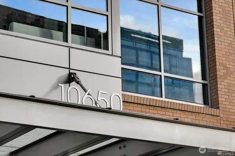 $780,000 | 10650 Northeast 9th Place, Unit 821, Bellevue, WA 98004