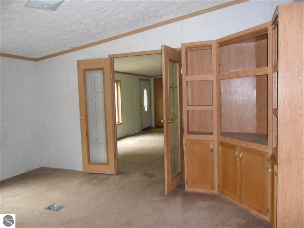 11530 30 3/4 Road Cadillac, MI 49601 - Photo 10 of 12 1793165-9.JPG