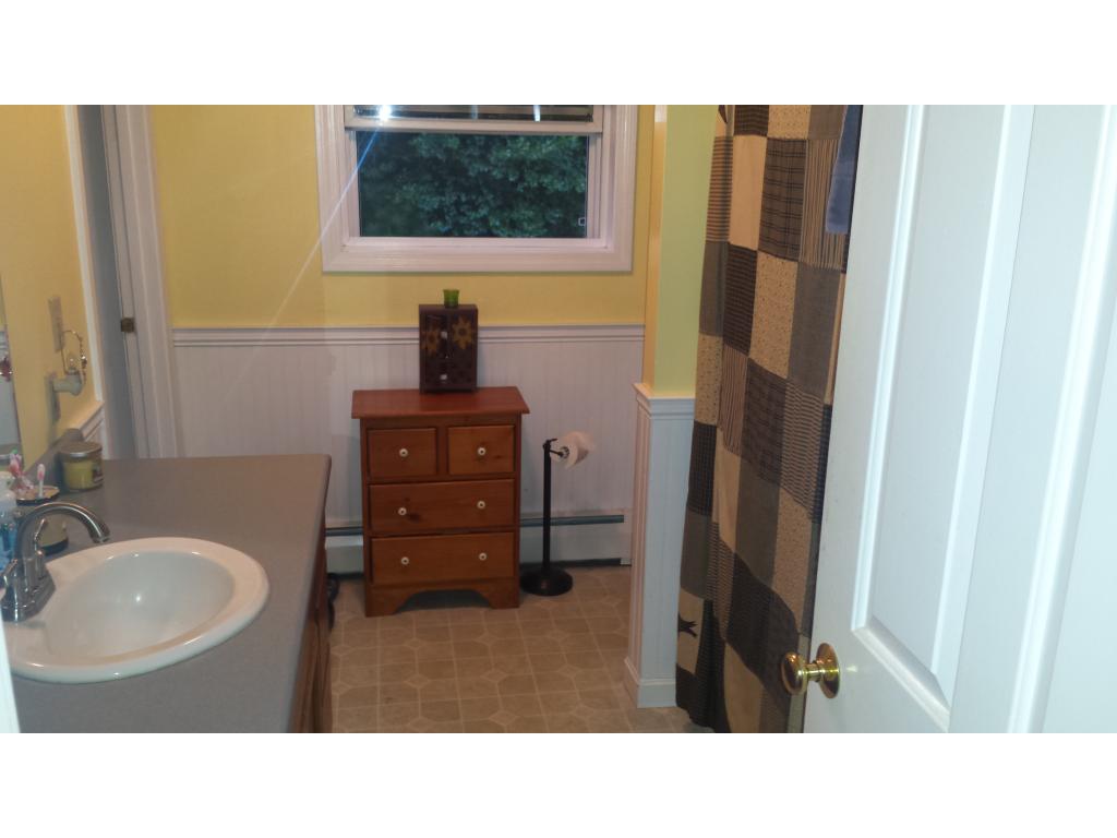 59 Mountain Road Epsom, NH 03234 - Photo 11 of 17