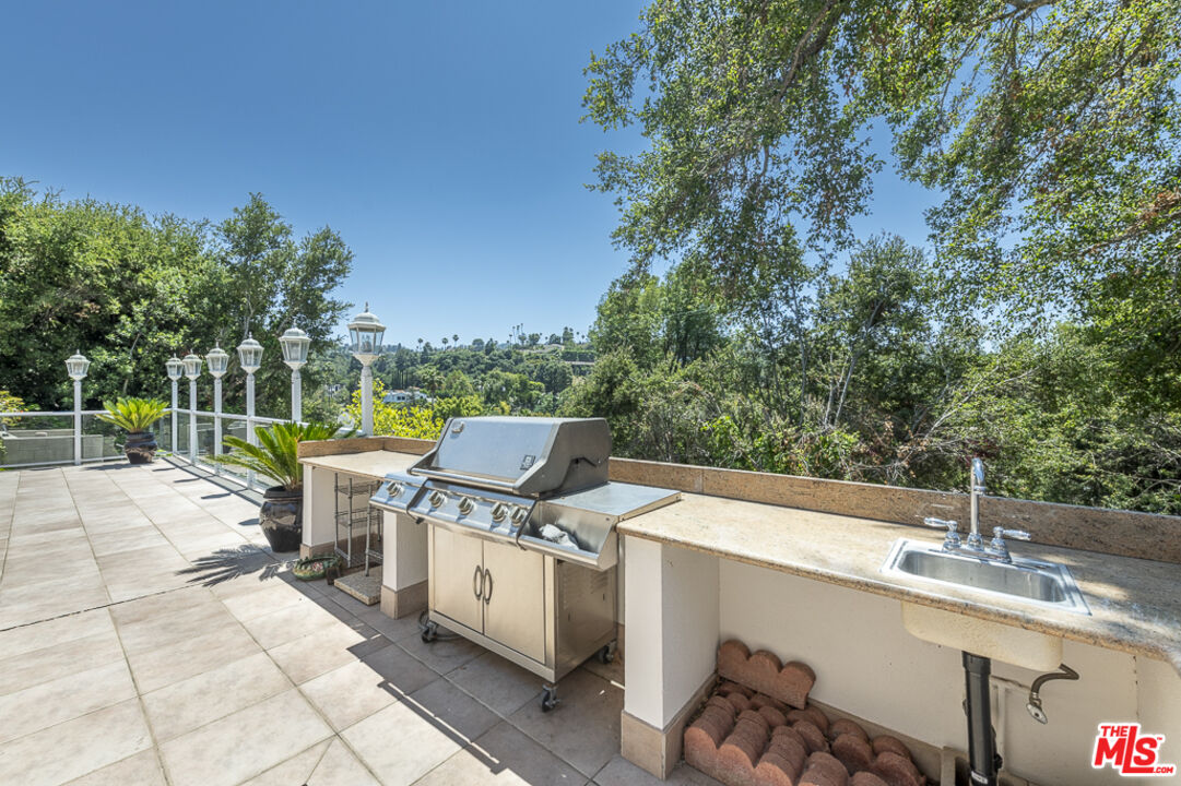 16379 Meadow Ridge Road West Encino, CA 91436 - Photo 34 of 36