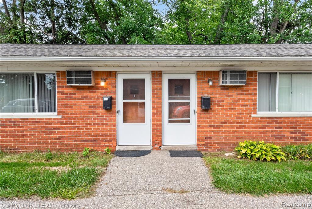 2328 Crooks Road Royal Oak, MI 48073 - Photo 5 of 18 Gallery Image 5