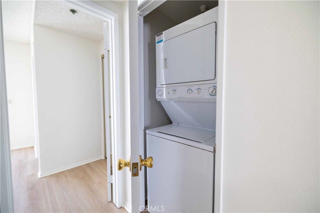 730 West 4th Street, Unit 413 Long Beach, CA 90802 - Photo 10 of 16 a utility room with dryer and washer