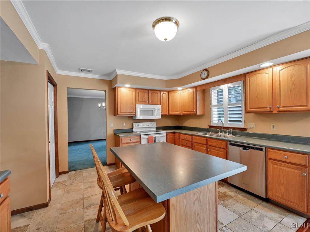 82 Werley Road Allentown, PA 18104 - Photo 12 of 41 Kitchen