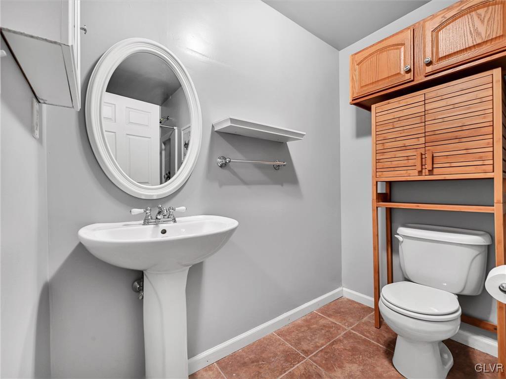 82 Werley Road Allentown, PA 18104 - Photo 32 of 41 Basement full bath