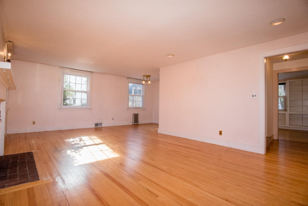 40 North Road Yarmouth, ME 04096 - Photo 4 of 37 16