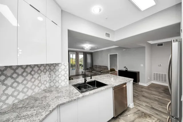 $334,900 | 2299 Lone Star Drive, Unit 237, Sugar Land, TX 77479