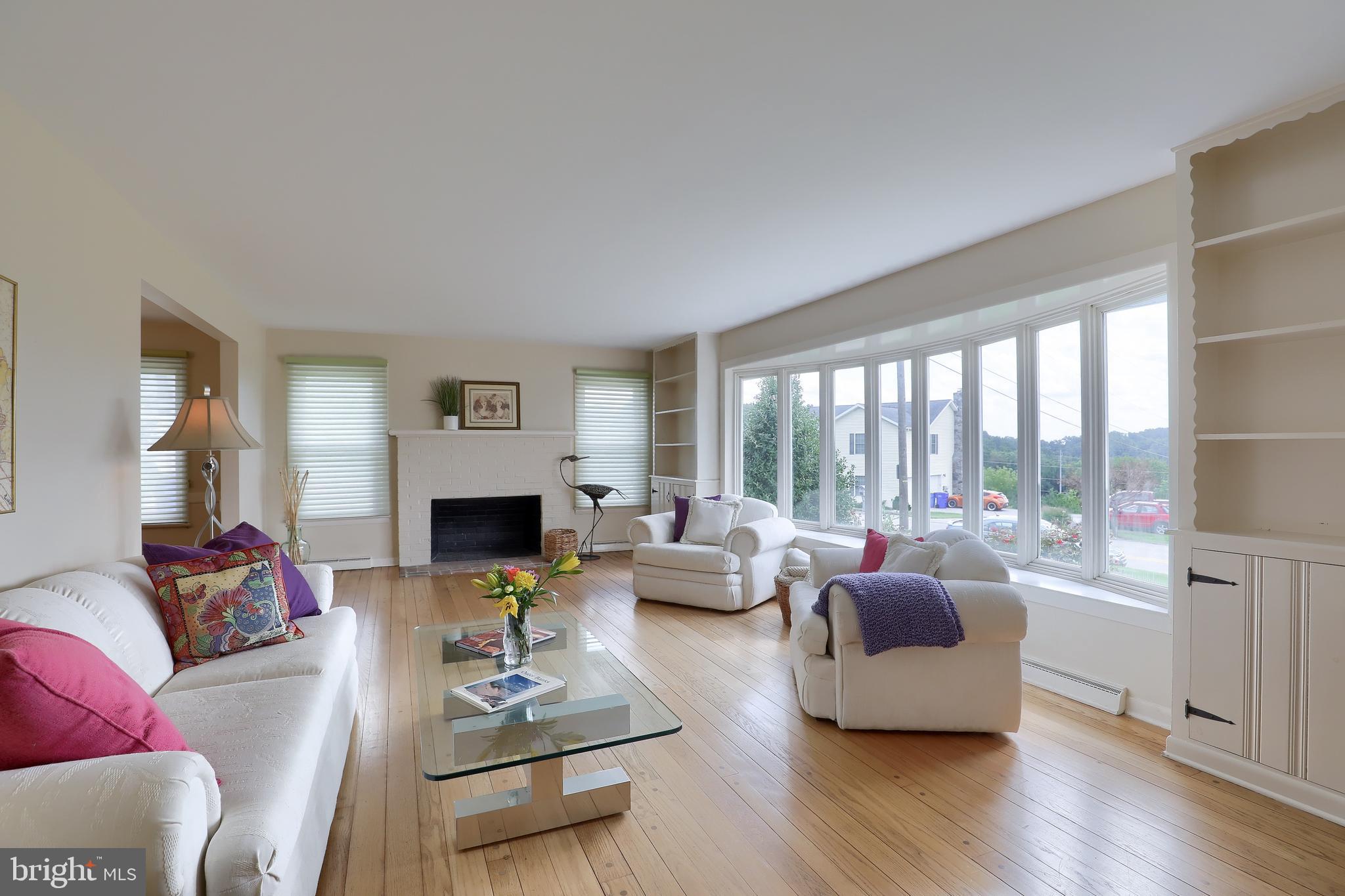 1669 Sleepyhollow Road York, PA 17403 - Photo 11 of 63 2nd Level Primary Family room